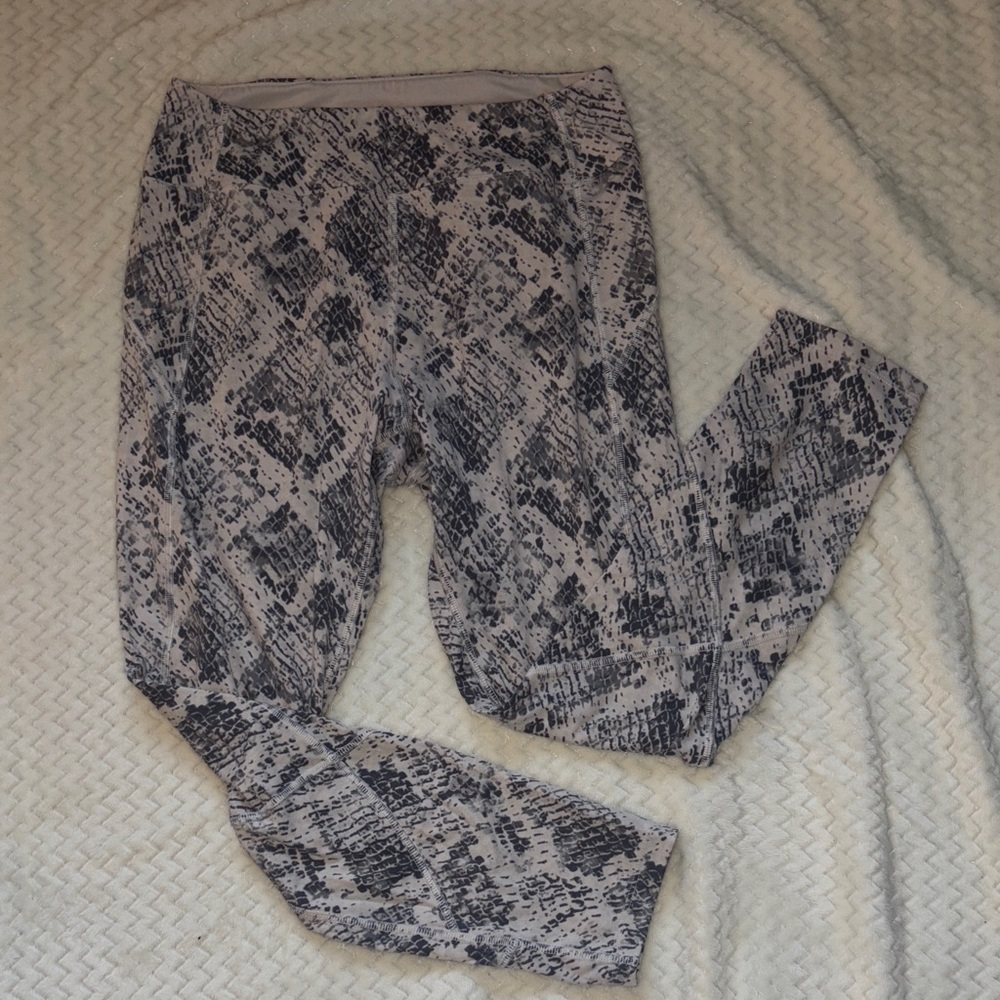 PINK sport snakeskin leggings